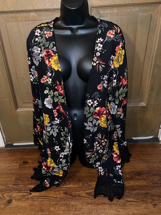 JODIFL Sweaters - Jodifl Black Floral Crochet Trim Long Sleeve Lightweight Duster Cardigan Size M